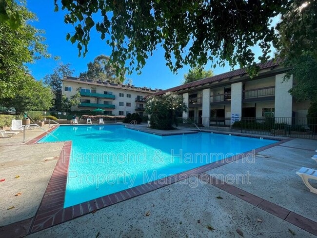 Photo - 5460 White Oak Ave Unit #G334