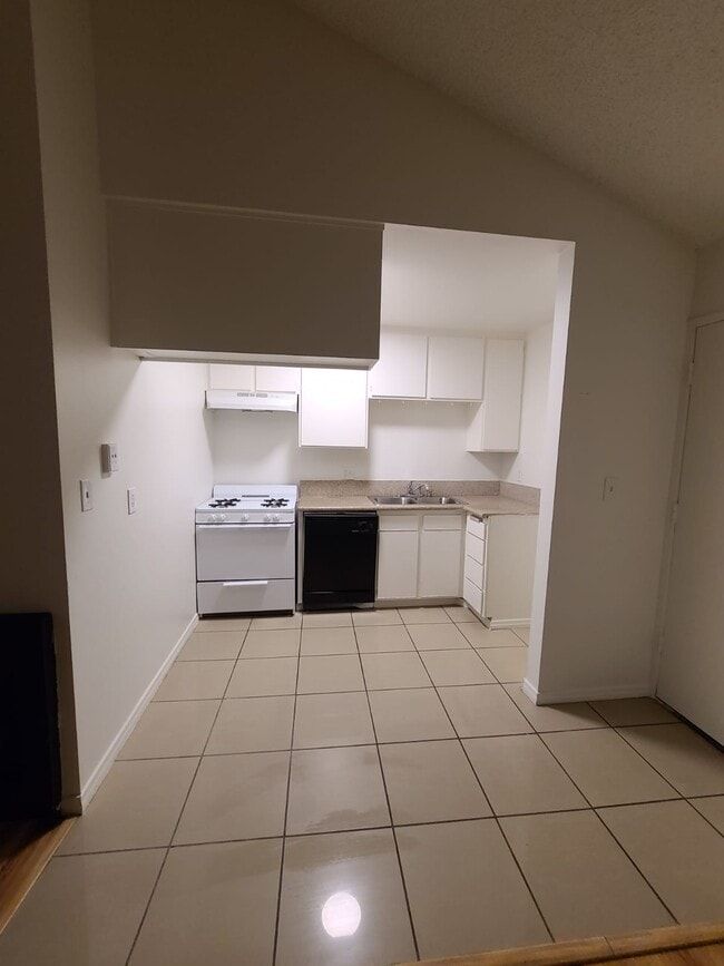 Photo - 20954 Bryant St Unit 18