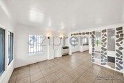 Photo - 910 E 90th St