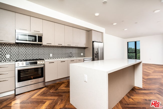 Photo - 1250 N Fairfax Ave Unit 510