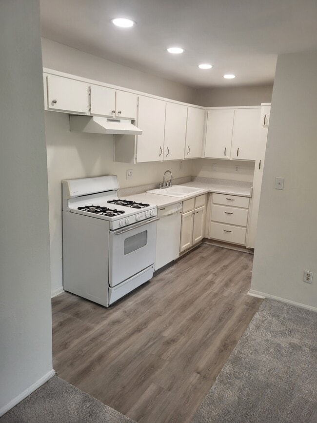 Photo - 562 Ebbtide Cir Unit 562