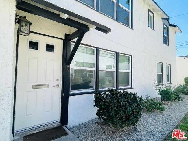 Building Photo - 4441 Tujunga Ave Rental
