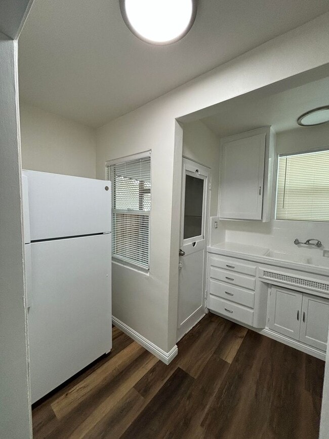 Photo - Beautifully renovated 2 bedroom 2 bath home w/ all utilities included! Unit 3864