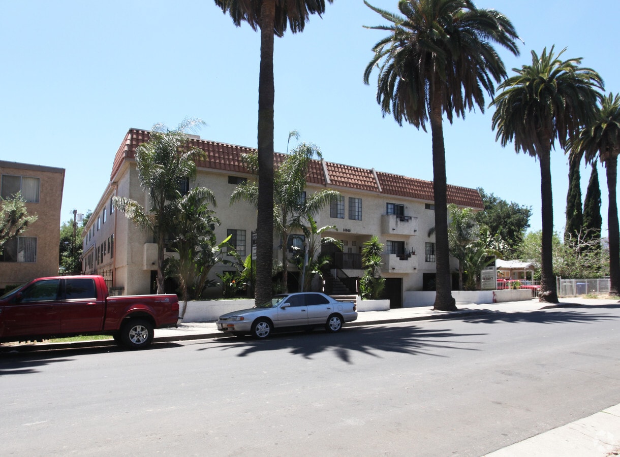 Photo - 14640-14642 Friar St