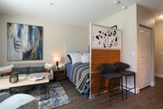 Studio, 1 BA - 413 SF - Entrada