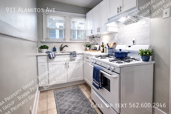 Photo - 911 Alamitos Ave