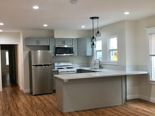 Building Photo - 254 S Alexandria Ave Unit 254