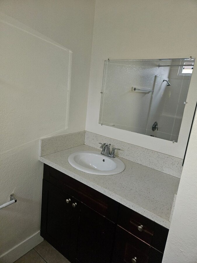 Photo - 1635 Pentecost Way