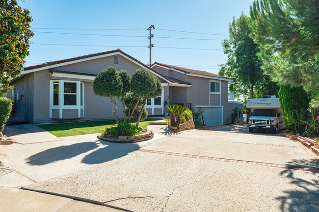 Photo - 1250 Stratford Ln