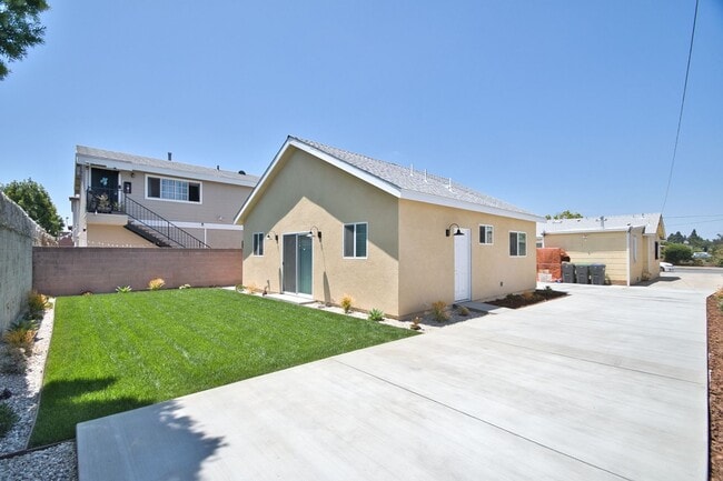 Photo - w1704 Unit B