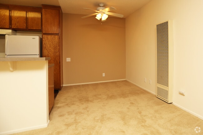 Studio: Dining Area - Charter Oaks Apartments