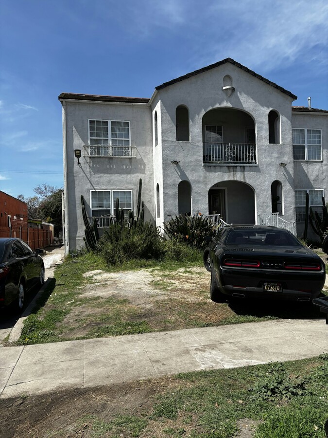 Photo - 3015 S Norton Ave Apartment Unit 3015 1/4