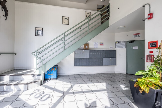 Lobby - 730 Pine Ave.