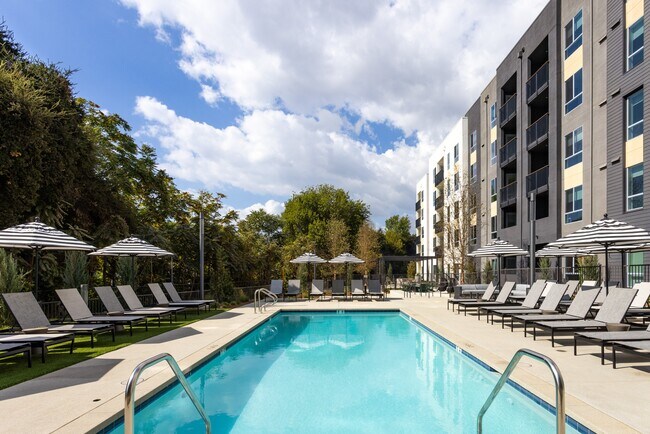 Photo - Alexan Marmont