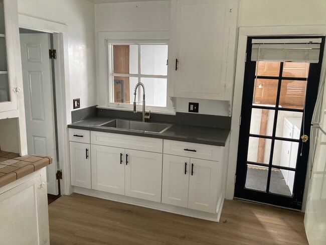 Photo - 104 N Guadalupe Ave