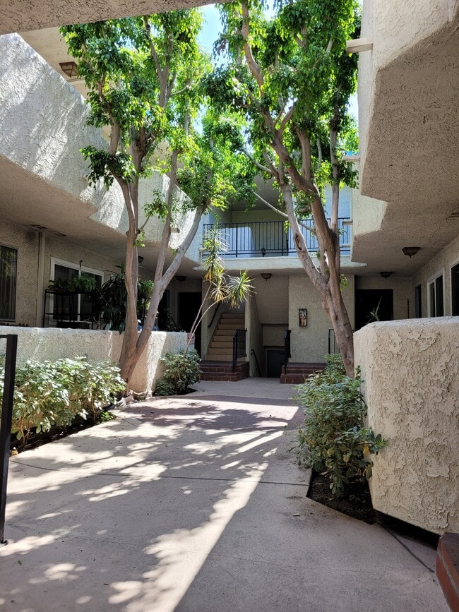 Photo - 3637 Glendon Ave Unit 206