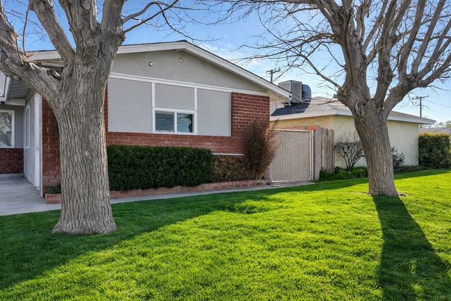 Building Photo - 45414 Raysack Ave