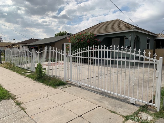 Building Photo - 1432 W 9th St