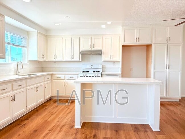 Photo - 207 N Mathews St