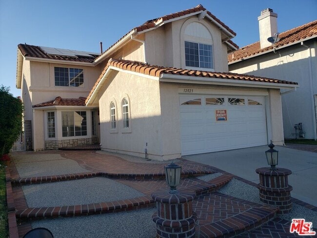 Building Photo - 12023 Stone Gate Way Rental