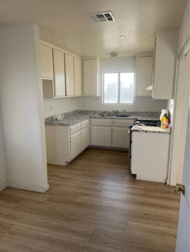 Building Photo - 15795 Tern Rd Unit #3
