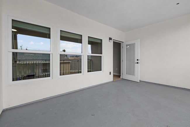 Photo - 12714 S Figueroa St