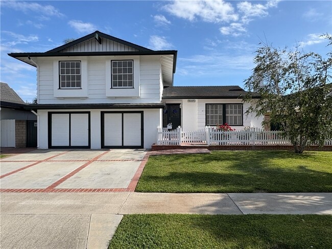 Building Photo - 5902 Nordina Dr