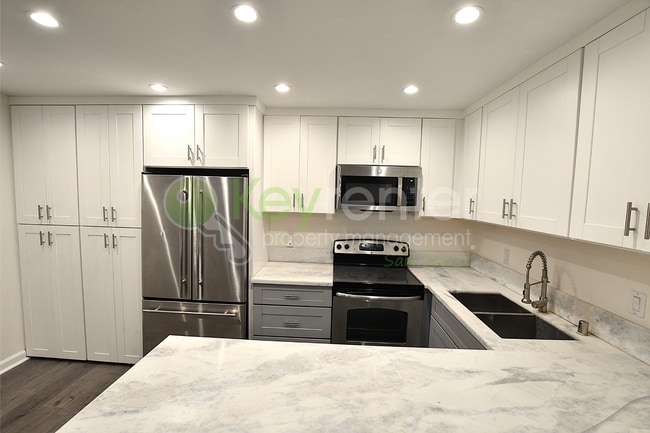 Building Photo - Mission Valley | Minutes to Interstates 15 & 8 | Close to Snapdragon Staduim Unit 215