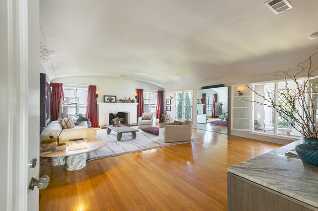 Photo - 148 S Orange Dr