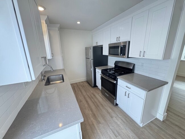 Building Photo - 289 Ogle St Unit 289B