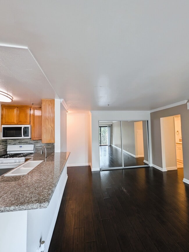 Photo - Camarillo Sunshine Apartments
