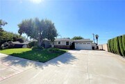 Photo - 1338 E Cypress Ave House