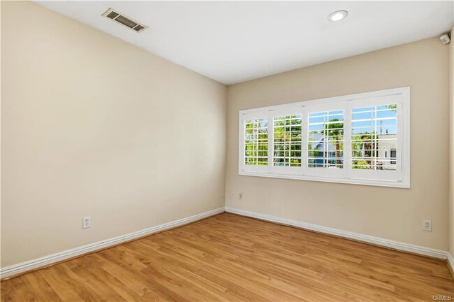 Photo - 5204 Etiwanda Ave