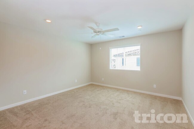 Photo - 31717 Luther Dr