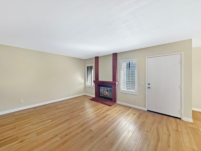 Photo - Great 2 bed/2bath condo w/AC and detached ... Unit 16