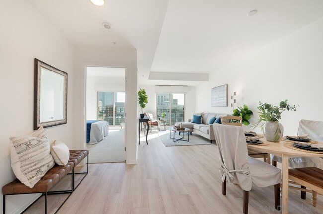 UNBEATABLE LOCATION 1 BEDROOM, TOP FLOOR ... - UNBEATABLE LOCATION 1 BEDROOM, TOP FLOOR ... Condo Unit 7171