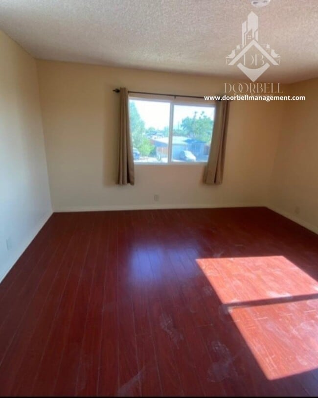 Photo - 265 E 2nd St