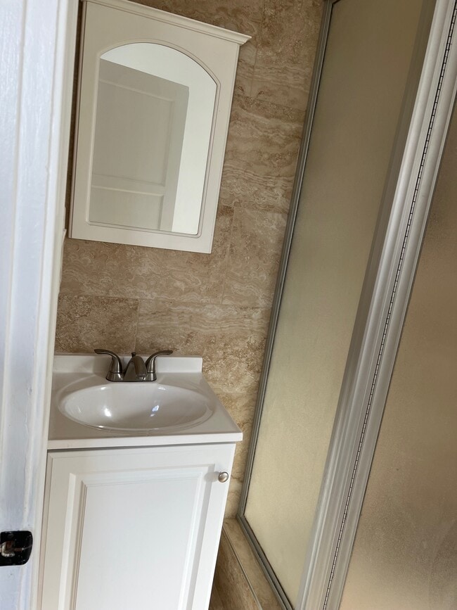 Photo - 1610 W 168th St Unit B