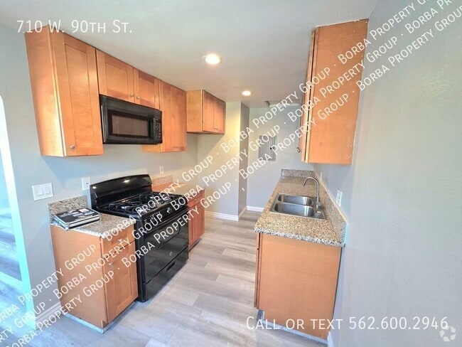 Building Photo - 710 W 90th St Rental