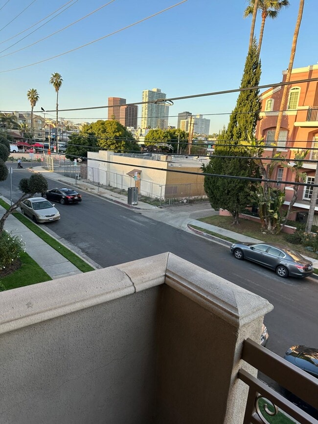 Photo - 1525 S Saltair Ave
