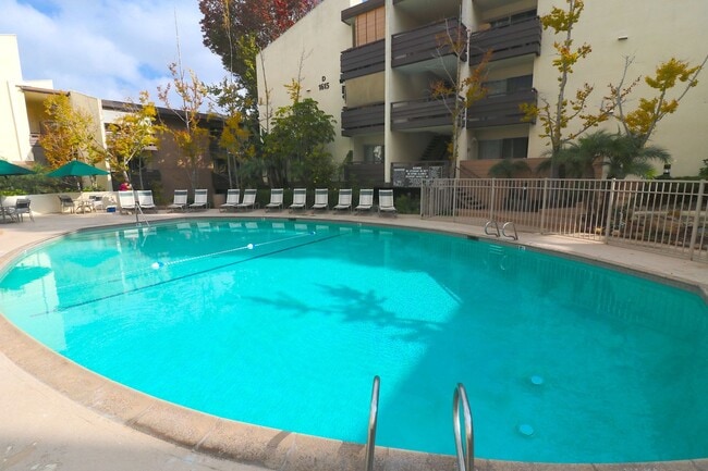 Building Photo - 3rd floor studio in Mission Valley! Beautiful vinyl flooring throughout/ 1 Prkg Space/ Mission Va... Unit E329