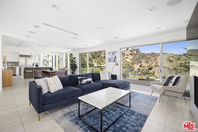 Building Photo - 8540 Hillside Ave