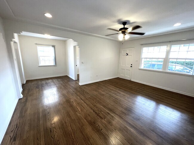 Photo - 3211 Bagley Ave Unit 3215