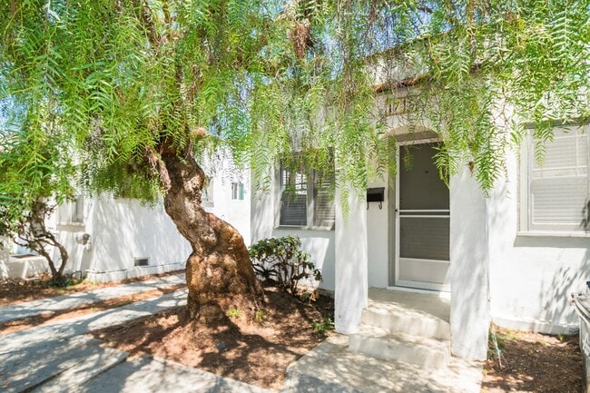 1718 - 1718 Apartment Unit 1718