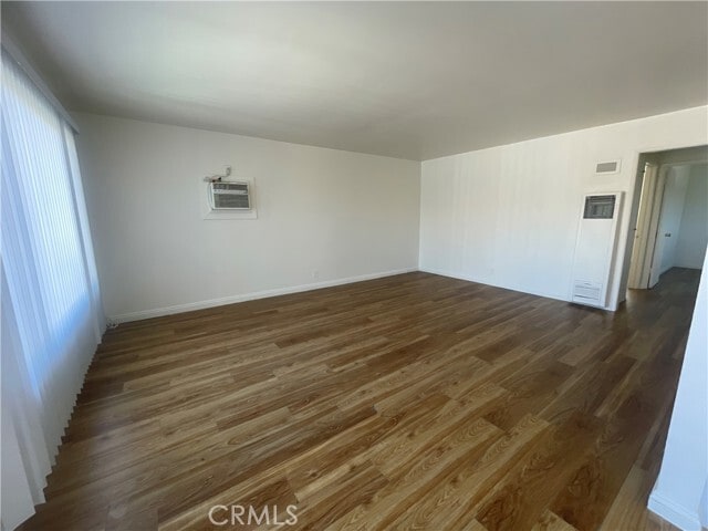 Photo - 4572 Canoga St