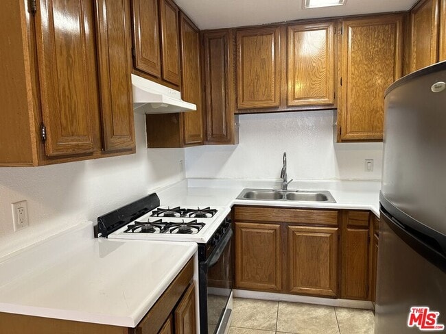 Photo - 955 Normandie Ave Unit 106