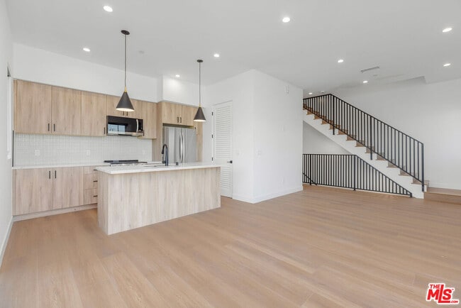 Photo - 3839 Wade St