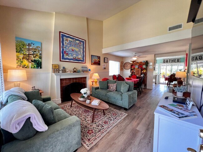 Photo - LAKE ACCESS!! Beautiful 4 bedroom 2 bath H...