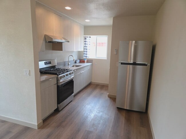 Building Photo - 1805 James Pl Unit B