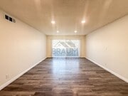 Photo - 6041 Whitsett Ave Unit 206